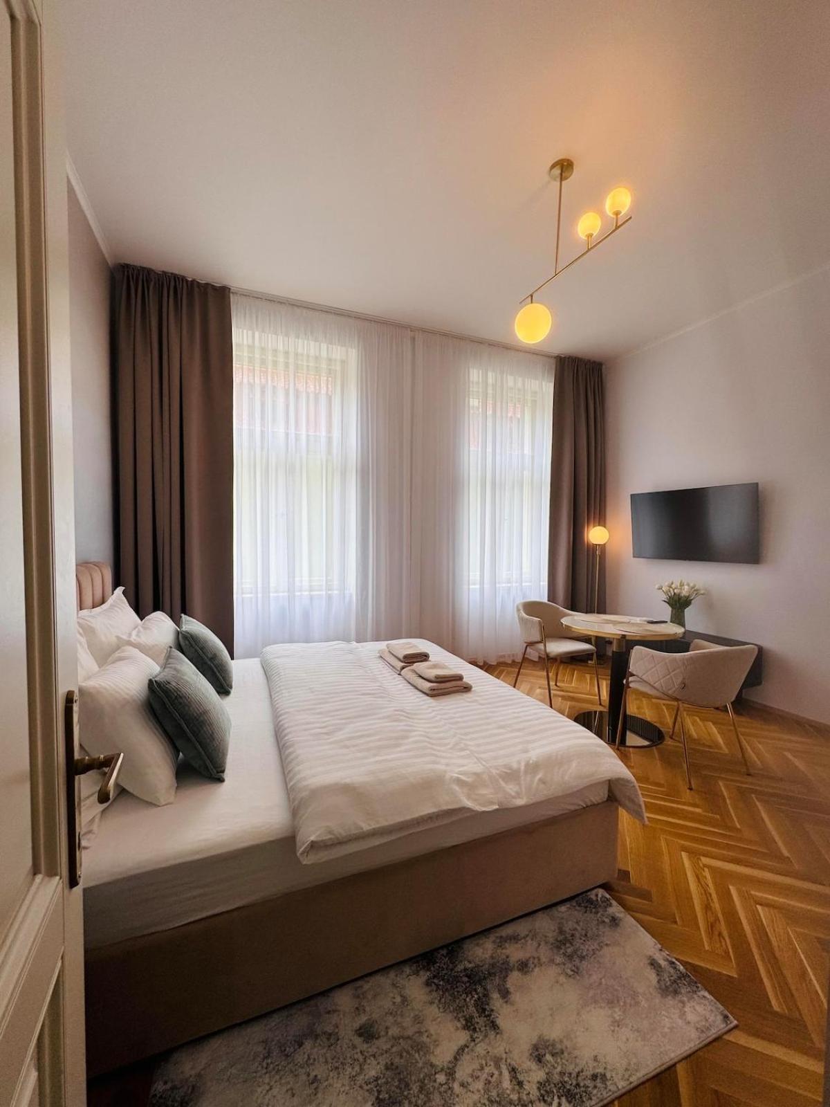Luxemi Apartments I City Center Premium Studio Prague Room photo